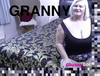 lielās-krūtis, minēts, vecmāmiņa, starprašu, hardkors, pov, griboša, apakšveļa