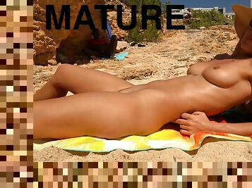 Beach Hidden Cams Matures