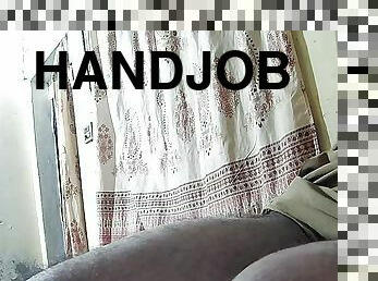 homo, handjob-seks-dengan-tangan-wanita-pada-penis-laki-laki