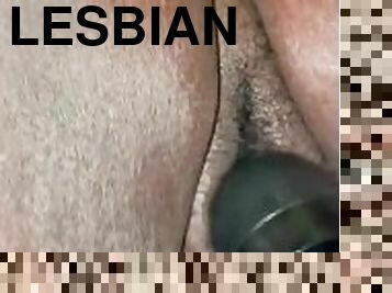 clitoris, vanha, ruikkiminen, remmidildo, amatööri, eebenpuinen, lesbo-lesbian, milf, lelu, bdsm