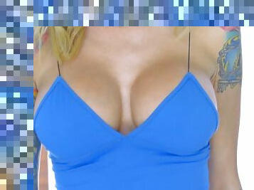 Sarah jessie got her huge tits licked behind her husband's back