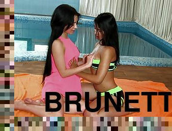 Cute darlings Sandra Luberc and Ria Rodriguez are eager for some action