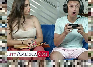 Its a creampie for Valentina from a gamer guy - Valentina bellucci