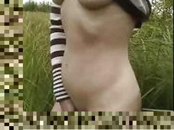 Sexy girl walks naked in a swamp - Webkiska