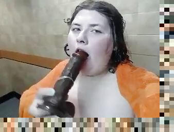 Bbw sucking dildo