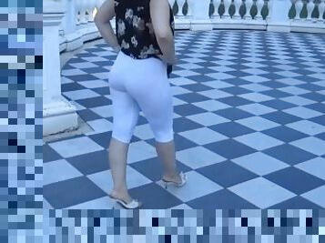 Ass in Leggigs in public 2