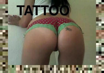 celana-dalam-wanita, webcam, tato