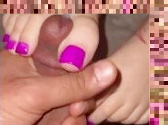 masturbation, amateur, ejaculation-sur-le-corps, énorme-bite, interracial, pieds, point-de-vue, première-fois, fétiche, branlette-avec-les-pieds