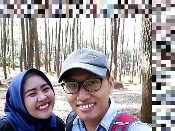 Bermain di hutan pertama kali melakukan