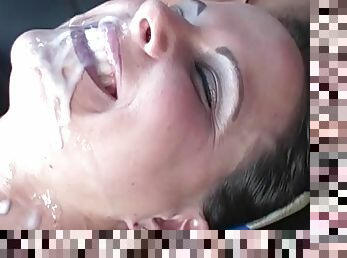 Daisy Duxxx blowing and swallowing