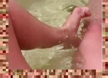 Little bath time foot fetish girl