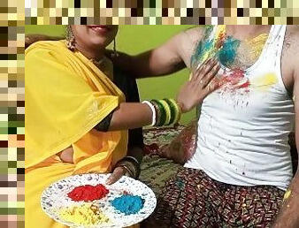 Bahu plays Holi with Sasurji on Holi by opening Bhurr, Desi Bengali Chudai Video