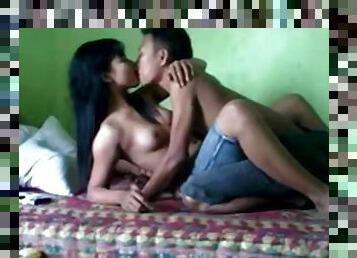Amateur Thai couple have a nice sex