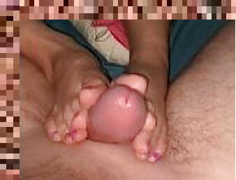 MILF Gives Me a Footjob With Cotton Candy TOES!!