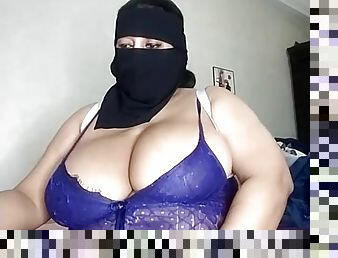 Kinky arabic BBW crazy solo video