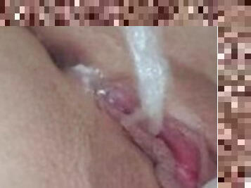 masturbare-masturbation, pisandu-se, pasarica, tasnit, amatori, jet-de-sperma, adolescenta, jucarie, facut-acasa, solo