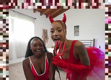 Evil black babes go full mode on one another's creamy pussy