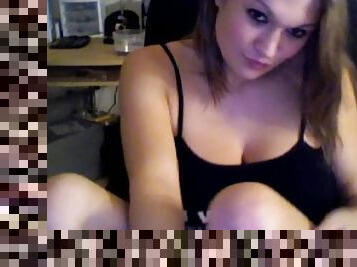 Slender chick shows her natural big tits on webcam