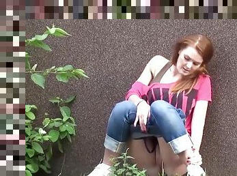 Great scenes with girls pissing in outdoors