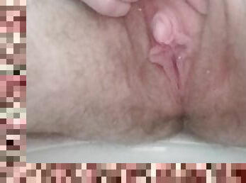Pissing and a bit of clit/tdick rubbing