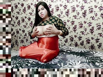 Beautiful Indian Bhabhi Showing Big Boobs With Dirty Hindi Talks