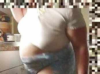 Diaper BBW girly Dances doing dishes