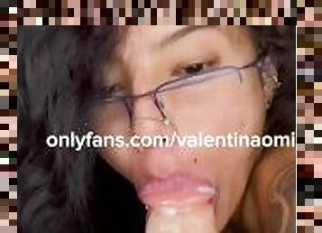Onlyfans leaked, slutty latina riding her dildo and swallow her cream