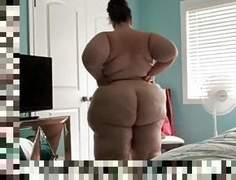 Princess plump naked body is so hot