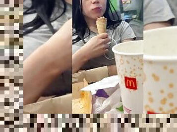 CONOSCO LINDA CHICA EN MCDONALS Y ME LA LLEVO A CASA A FOLLAR