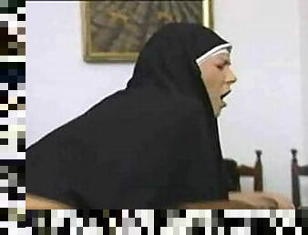 Aukle (Nun)