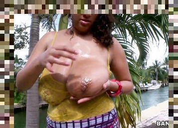 Tetas grandes, Al aire libre, Maduro, Mamada, Pareja, Regordeta (Chubby), Natural, Cowgirl, Madura, Polla